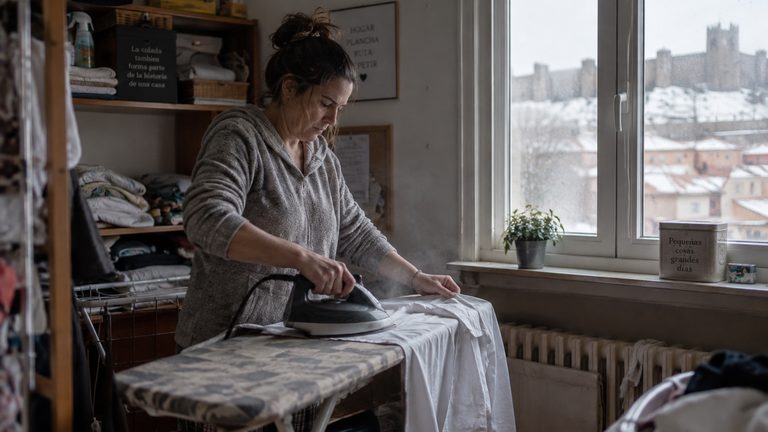 Empleada de hogar en Ávila: la capital más alta de España y lo que eso cuesta en casa