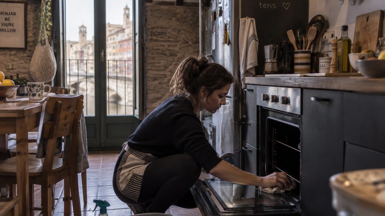 Empleada de hogar en Girona: una ciudad cara para su tamaño