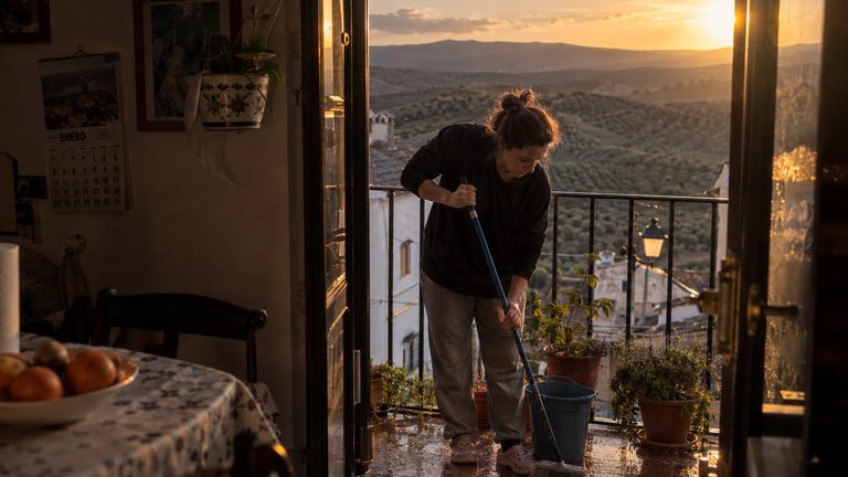 Empleada de hogar en Jaén: una ciudad en cuesta y una campaña que se lleva a todo el mundo