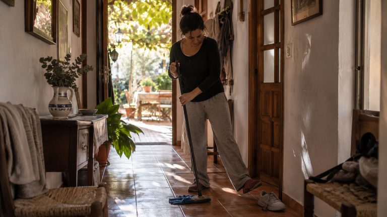 Empleada de hogar en Murcia: la ciudad, las pedanías y lo que cambia entre unas y otras