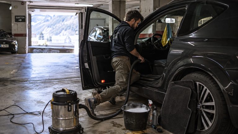 Limpieza de coches a domicilio en Andorra: lo que está haciendo cambiar al sector