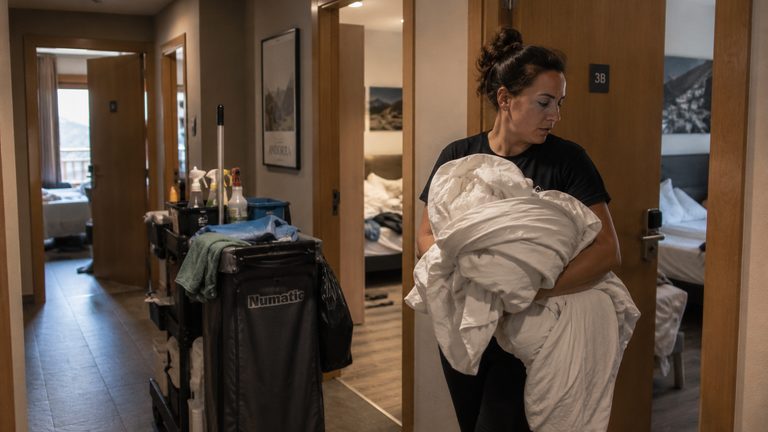 Limpieza de pisos vacacionales en Andorra: el ritmo que aguanta una temporada de esquí