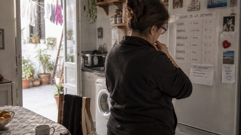 Trabajo de limpieza en Cádiz: todo a pie y todo cerca, pero con muchas escaleras